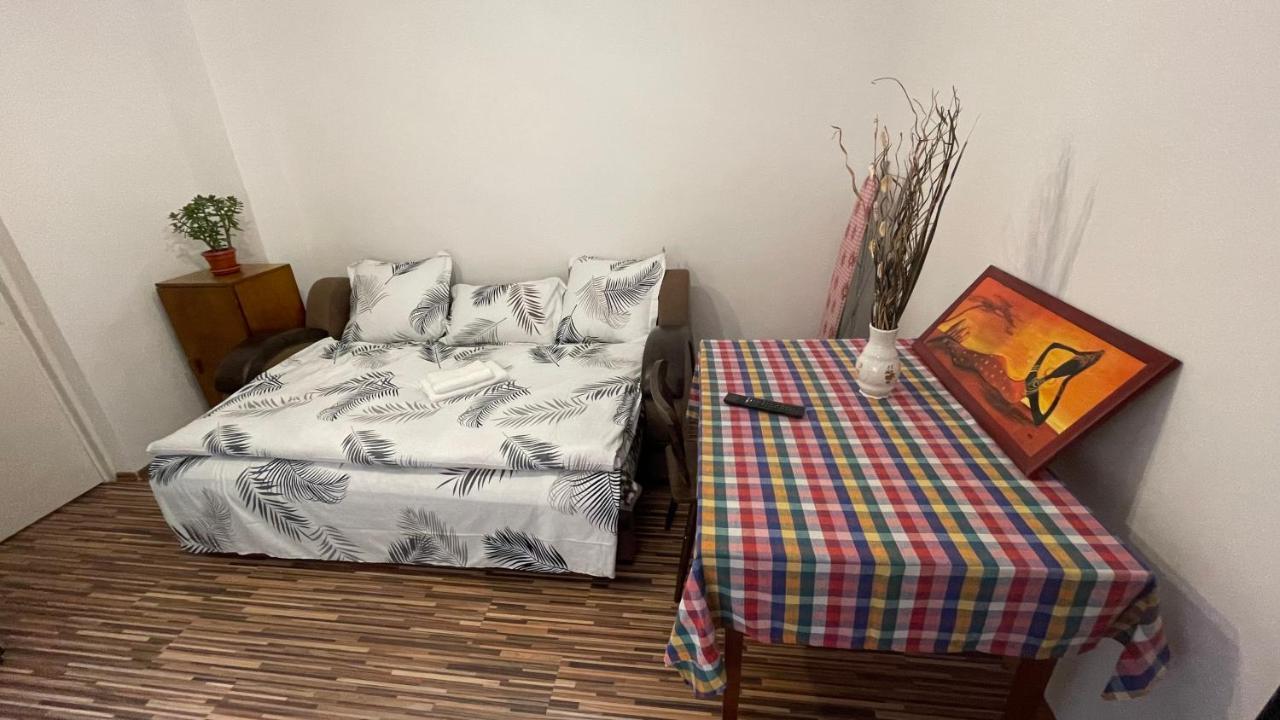 Apartament In Centrul Brasovului Luaran gambar