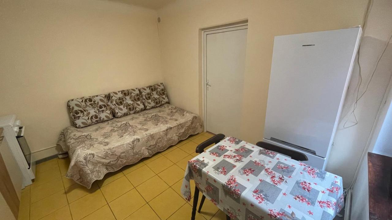 Apartament In Centrul Brasovului Luaran gambar