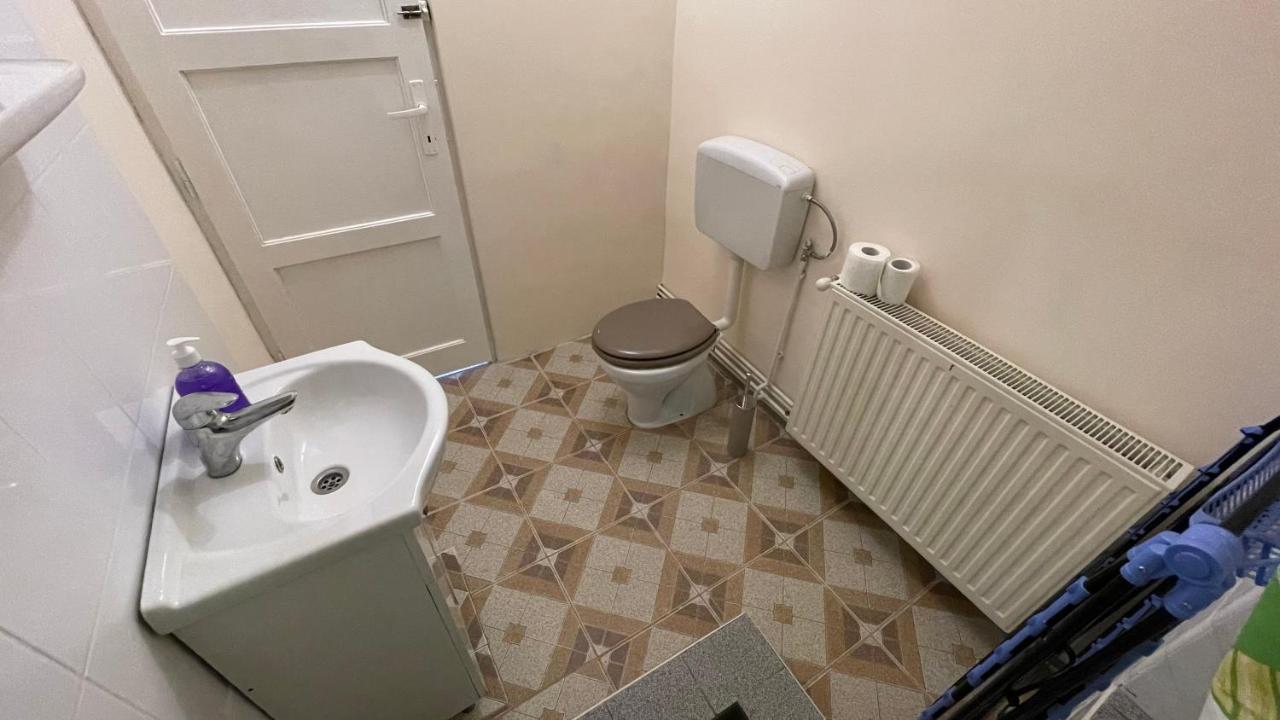 Apartament In Centrul Brasovului Luaran gambar